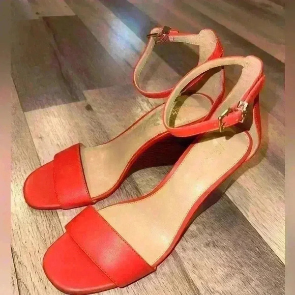 NWOT Michael Kors Fiona wedge ORANGE ankle strap size 7.5 M - Picture 3 of 8